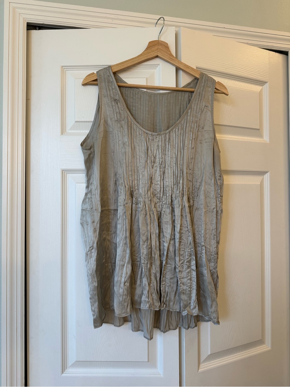 Silk crinkle Light Gray Pleated Sleeveless Tank Top